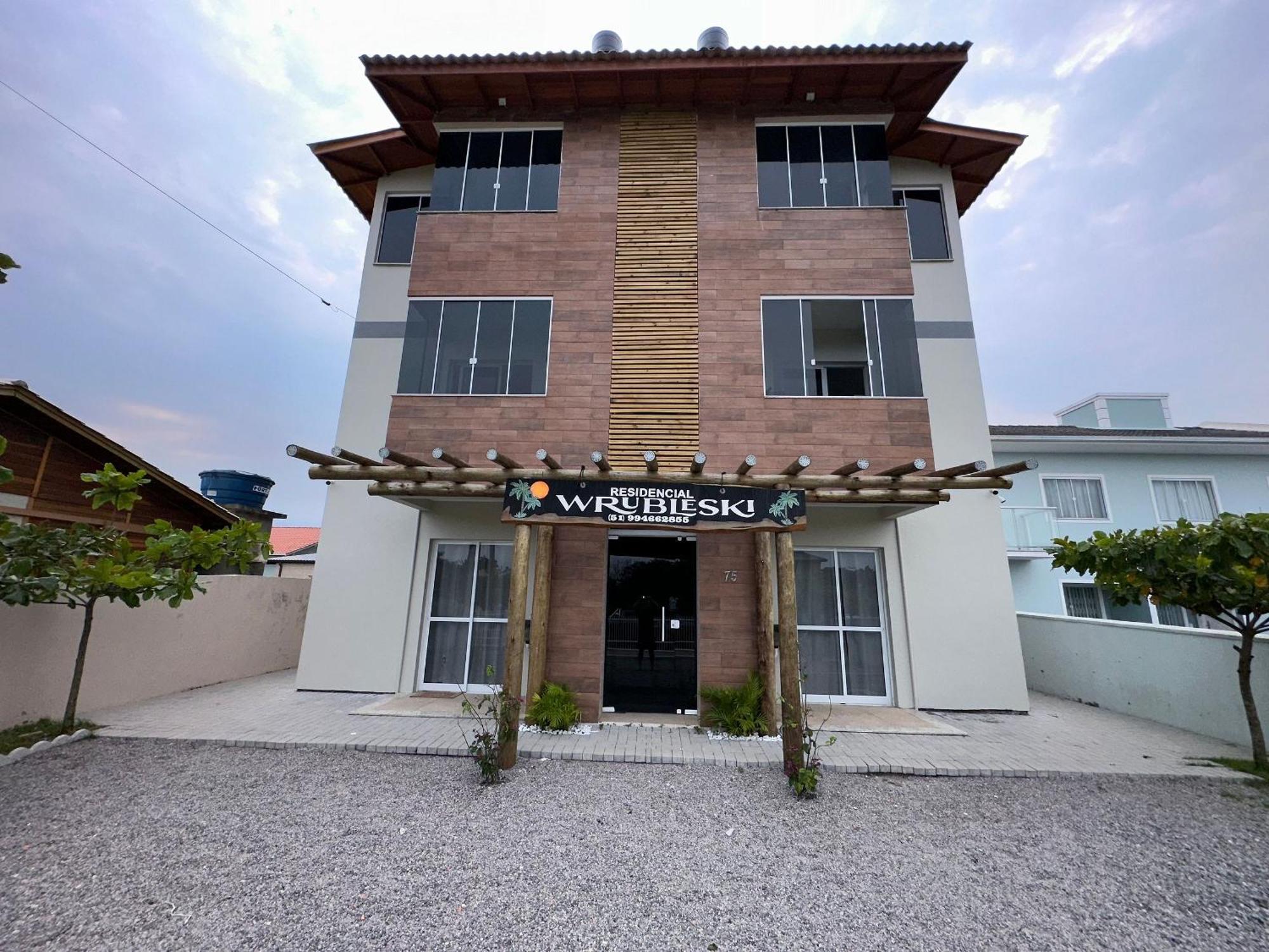 Residencial Wrubleski Sc Pinheira Luaran gambar