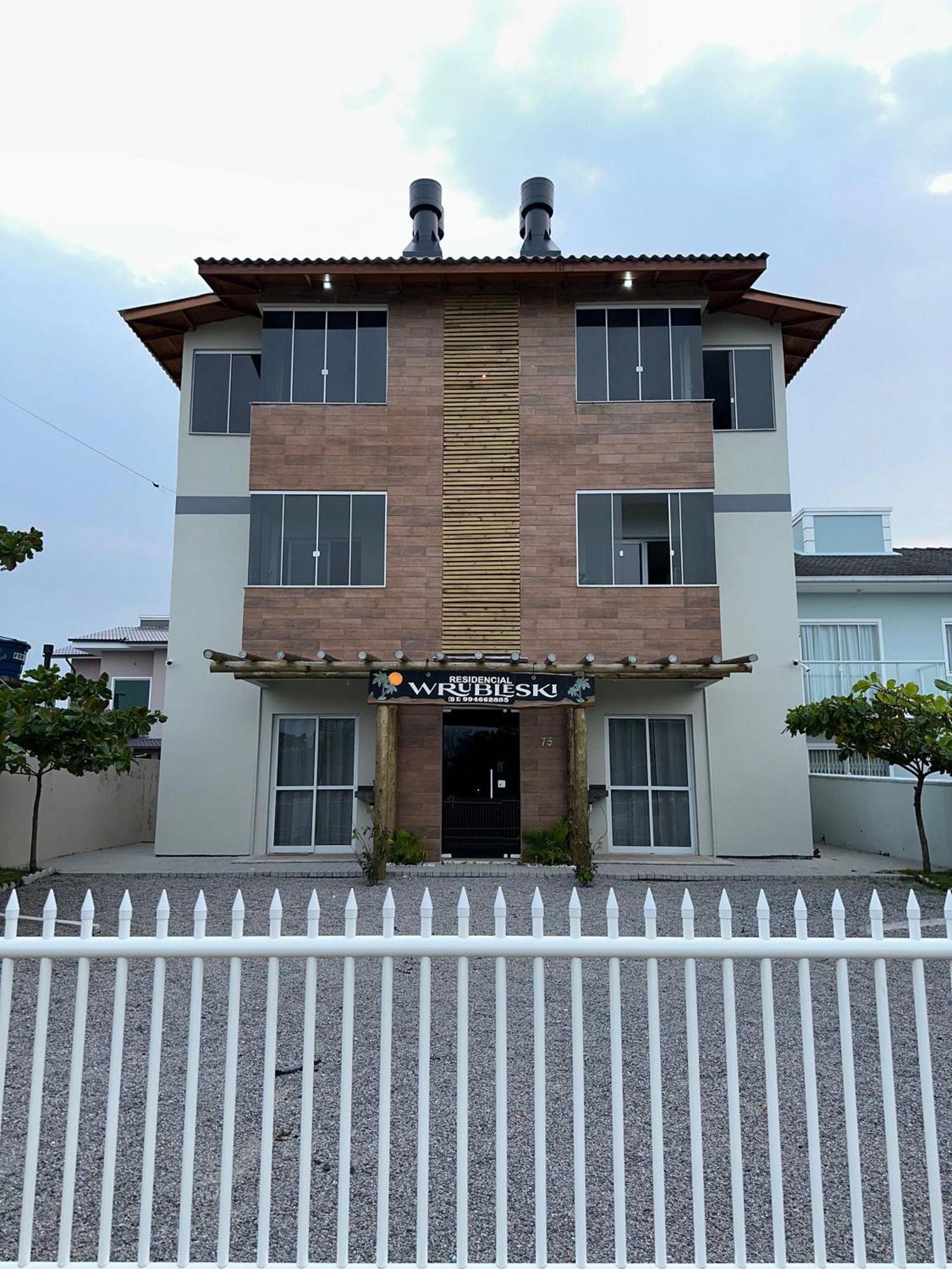 Residencial Wrubleski Sc Pinheira Luaran gambar
