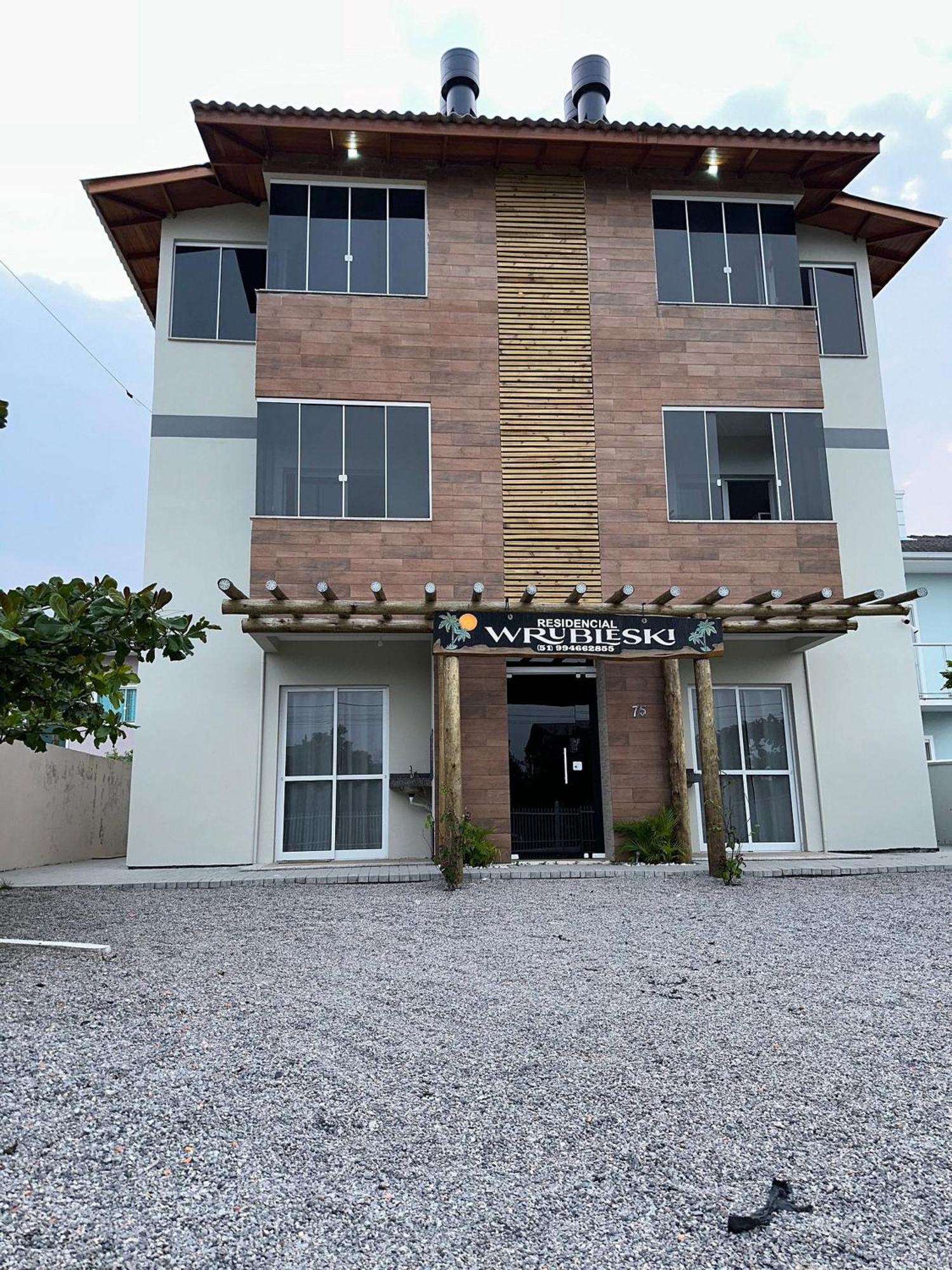 Residencial Wrubleski Sc Pinheira Luaran gambar