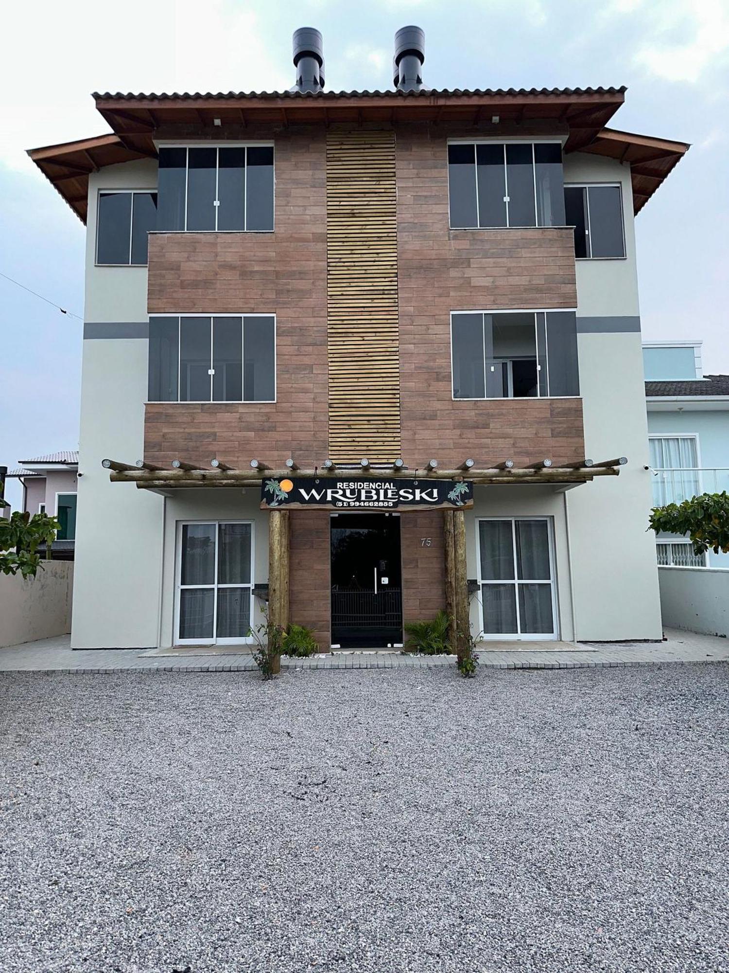 Residencial Wrubleski Sc Pinheira Luaran gambar